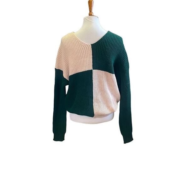 No Boundaries Green/Beige Color Block Knit Twist V-Neck Acrylic Cropped Long Sle - Picture 3 of 14